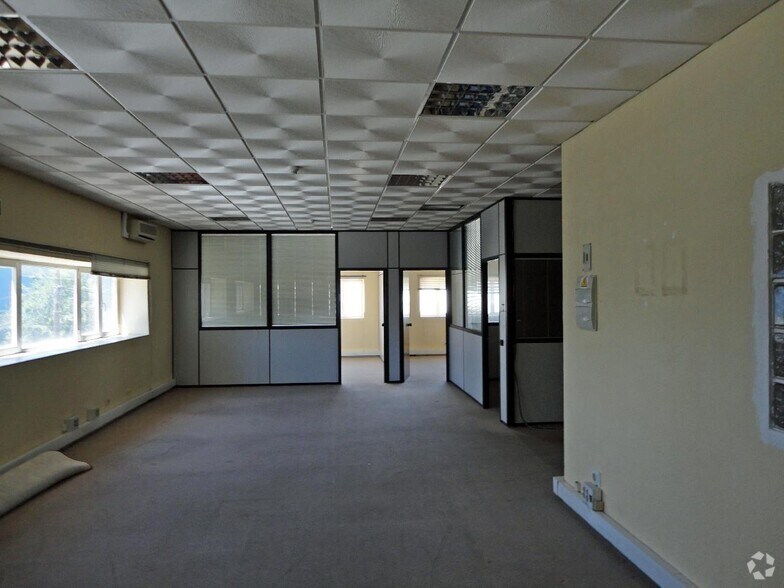 Local d'activités dans Coslada, Madrid à vendre - Photo du bâtiment - Image 2 de 5