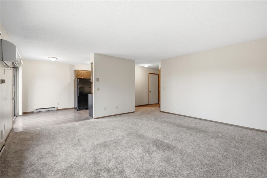 754 E 11th St, New Richmond, WI à vendre - Photo du bâtiment - Image 3 de 19
