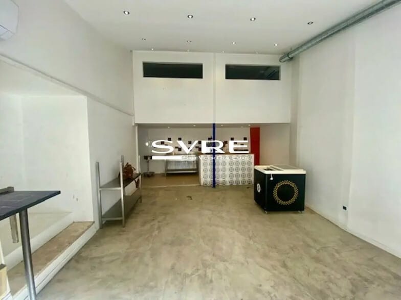 Retail in Marseille for lease - Interior Photo - Image 3 of 5