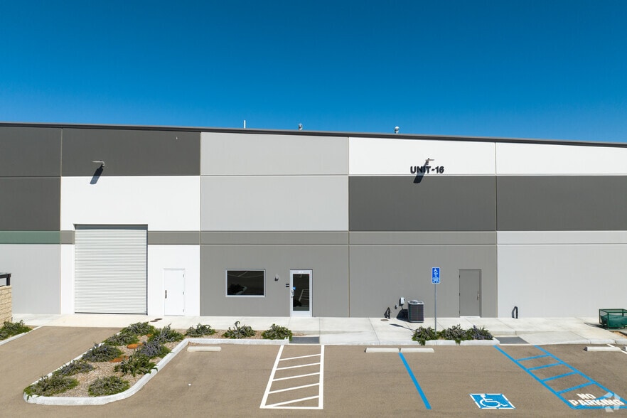 9841D Bartlett Ave, Adelanto, CA for sale - Building Photo - Image 2 of 8