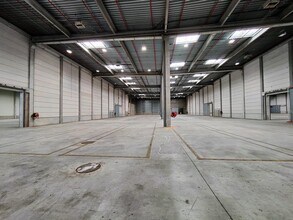 Industriel dans Combs-la-Ville à louer Photo intérieure- Image 2 de 6