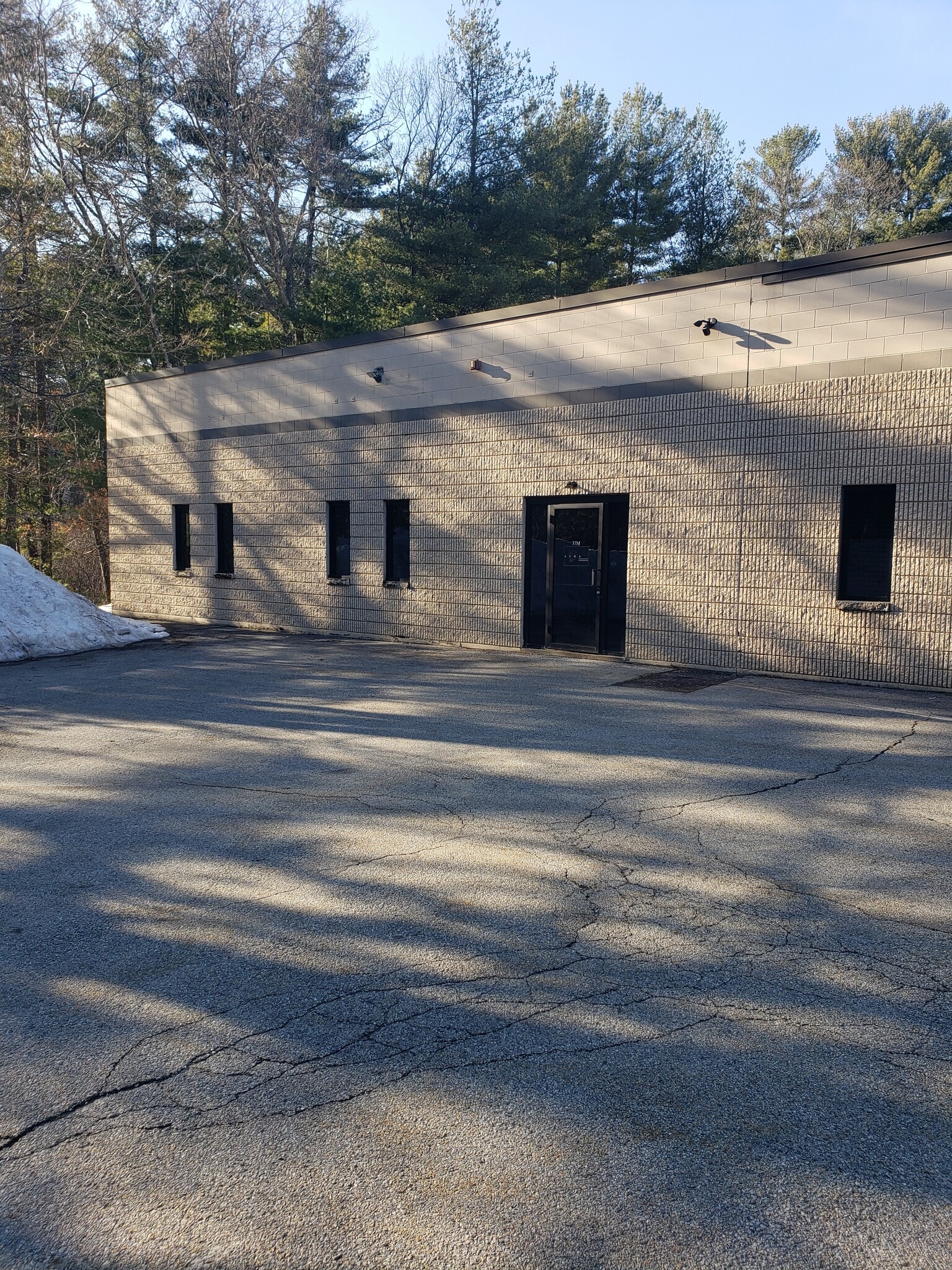 37 Lark Industrial Pky, Greenville, RI for lease Interior Photo- Image 1 of 15