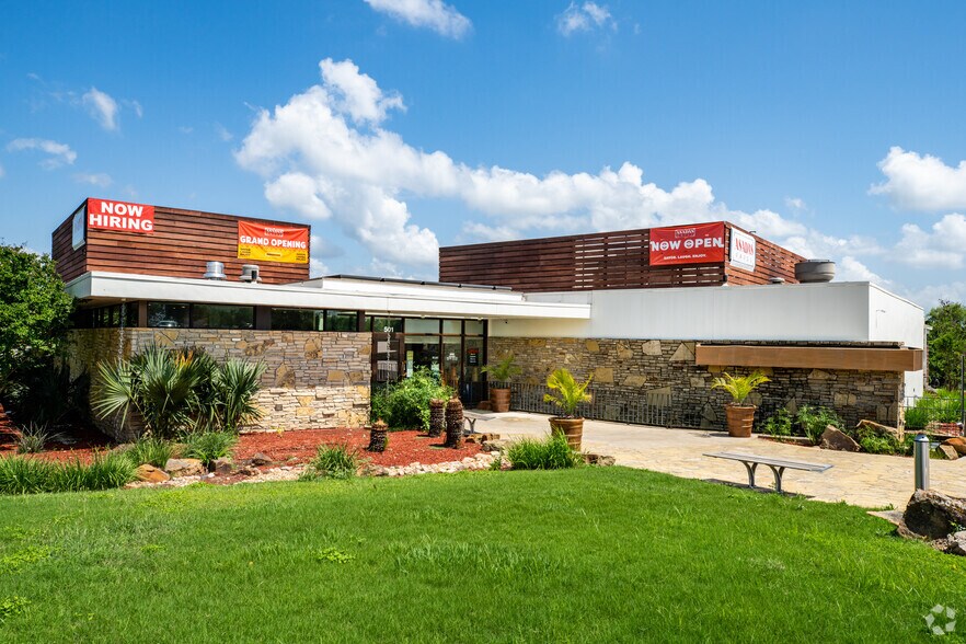 501 W Canyon Ridge Dr, Austin, TX à louer - Photo principale - Image 1 de 8