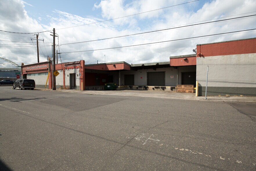2200 N Interstate Ave, Portland, OR à louer - Photo du bâtiment - Image 3 de 9