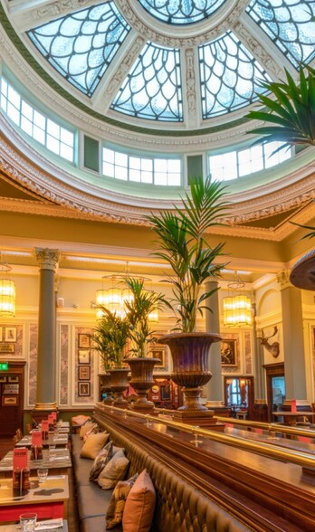 Cosy Club portefeuille de 2 propriétés à vendre sur LoopNet.ca - Photo intérieure - Image 3 de 6