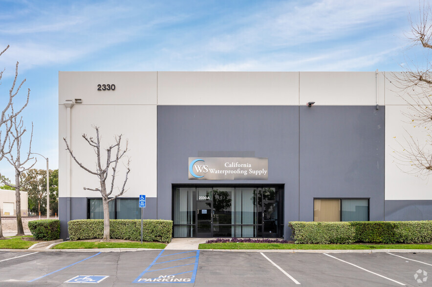 2330 W Artesia Ave, Fullerton, CA for lease - Building Photo - Image 3 of 5