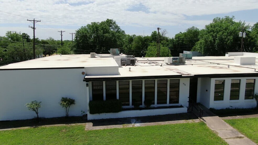 970 E Humbolt St, Fort Worth, TX à louer - Vidéo sur l’inscription commerciale - Image 2 de 46