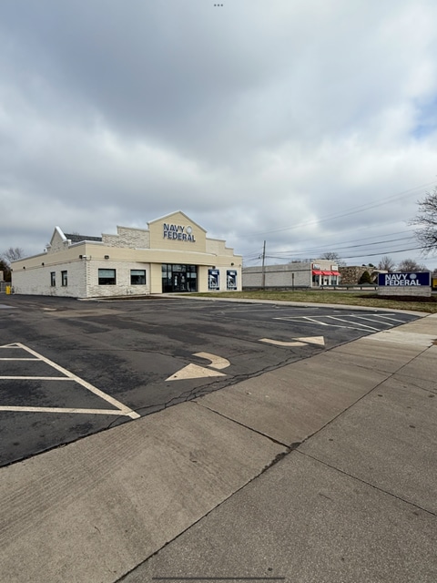 5945 Mayfield Rd, Mayfield Heights, OH à vendre Photo principale- Image 1 de 7