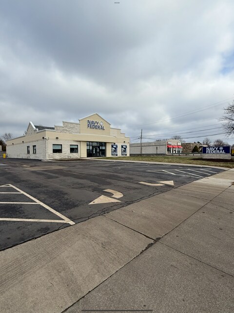 Plus de détails pour 5945 Mayfield Rd, Mayfield Heights, OH - Commerce de détail à vendre