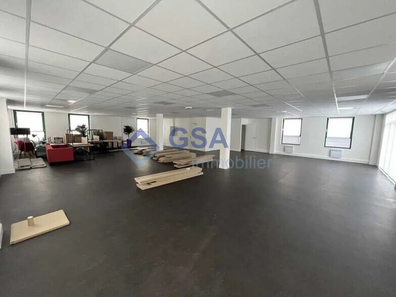 Bureau dans Viry-Châtillon à louer - Photo intérieure - Image 2 de 12