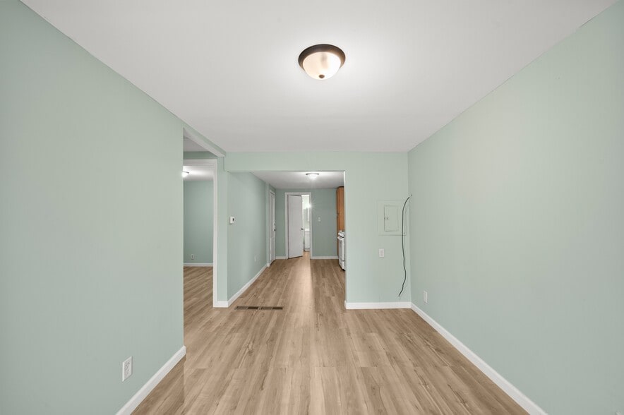 5590 Paw Paw Lake Rd, Coloma, MI for sale - Building Photo - Image 3 of 17