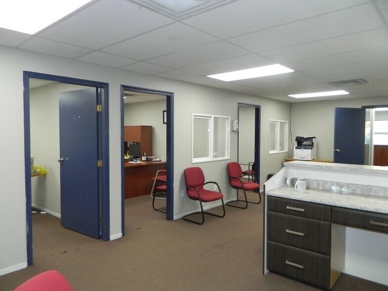 12414 82nd Ave, Surrey, BC for lease - Building Photo - Image 3 of 12