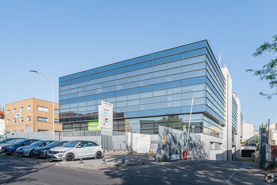 Calle Sepúlveda, 17, Alcobendas, Madrid à louer - Photo du bâtiment - Image 3 de 3