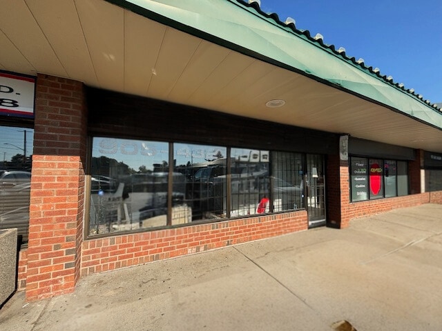 400 King St W, Oshawa, ON for lease - Building Photo - Image 1 of 6