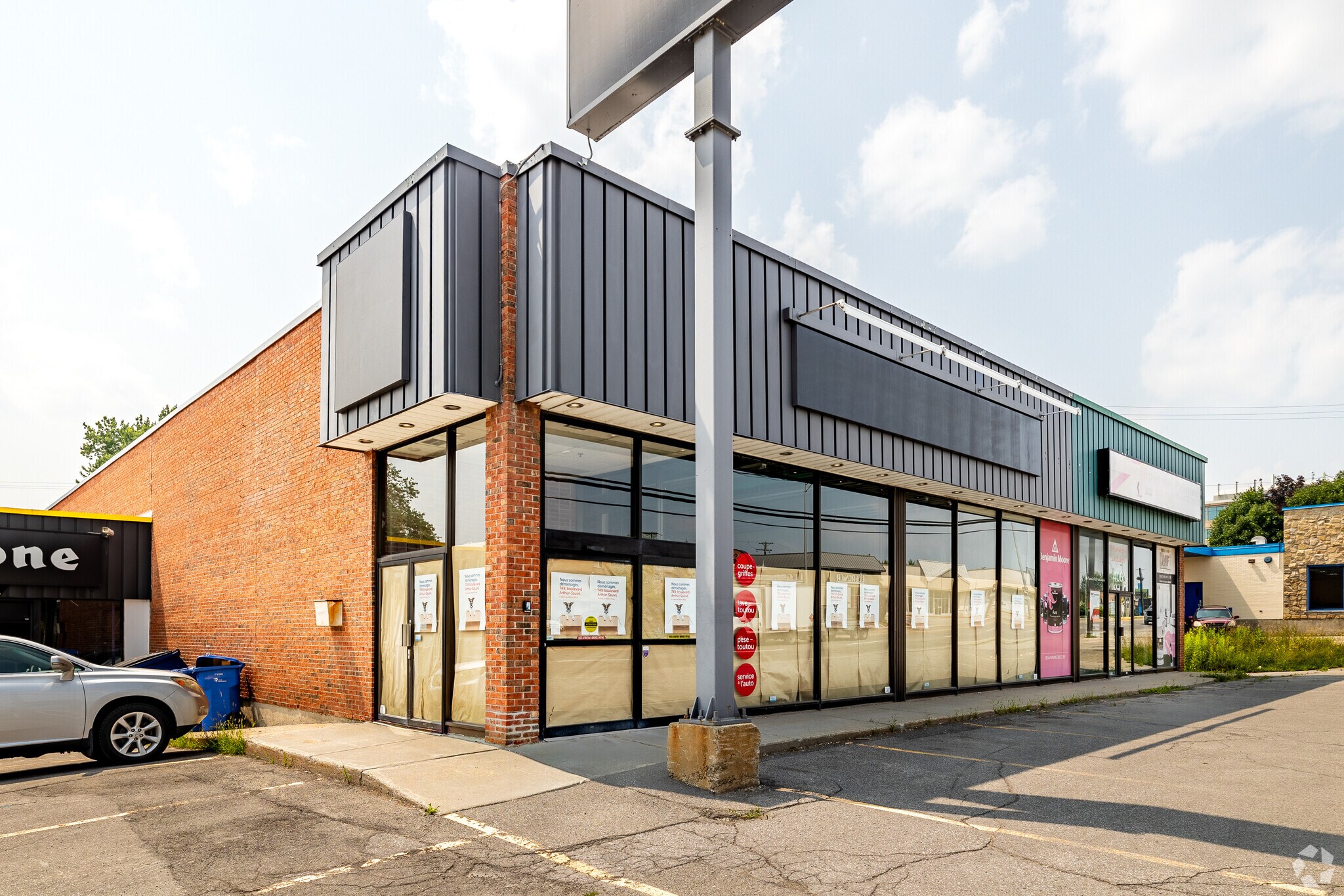 402-406 Boul Arthur-Sauvé, St-Eustache, QC for sale Building Photo- Image 1 of 1