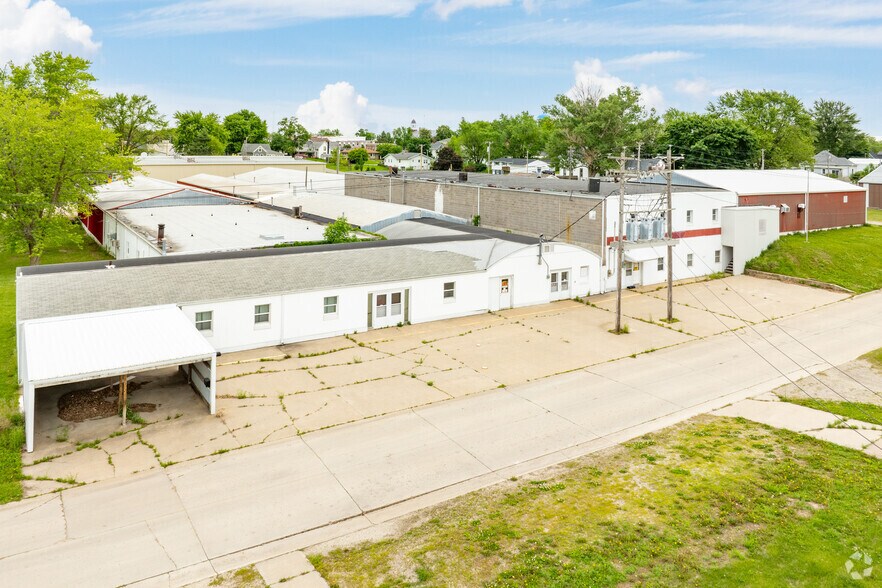 401 S Front St, Montezuma, IA à vendre - Photo principale - Image 1 de 85