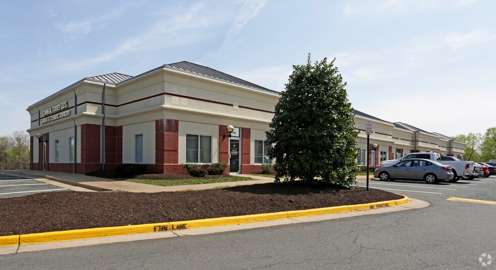 1221-1239 Central Park Blvd, Fredericksburg, VA for lease - Building Photo - Image 2 of 5