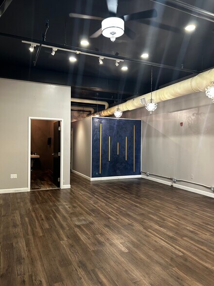 1571 Atwood Ave, Johnston, RI à louer - Photo du bâtiment - Image 3 de 14