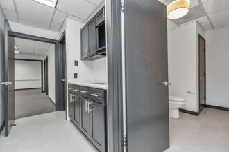 8703 Meadowcroft Dr, Houston, TX for sale Interior Photo- Image 1 of 48