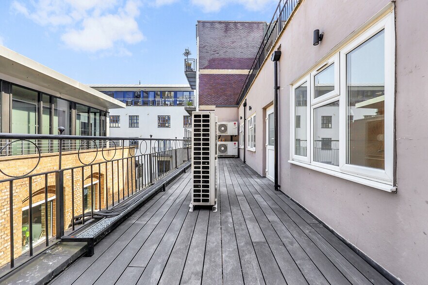 254-258 Goswell Rd, Londres à louer - Photo du bâtiment - Image 3 de 6