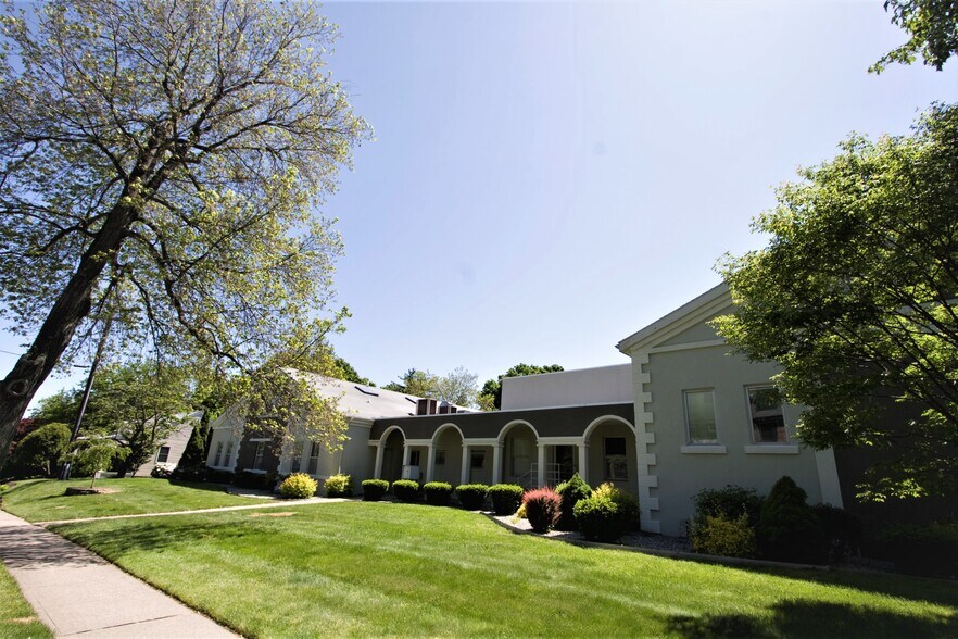 88 Noble Ave, Milford, CT à louer - Photo du bâtiment - Image 3 de 10