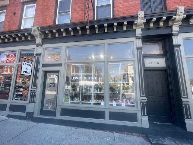 More details for 131-137 Main St, Beacon, NY - Retail for Lease