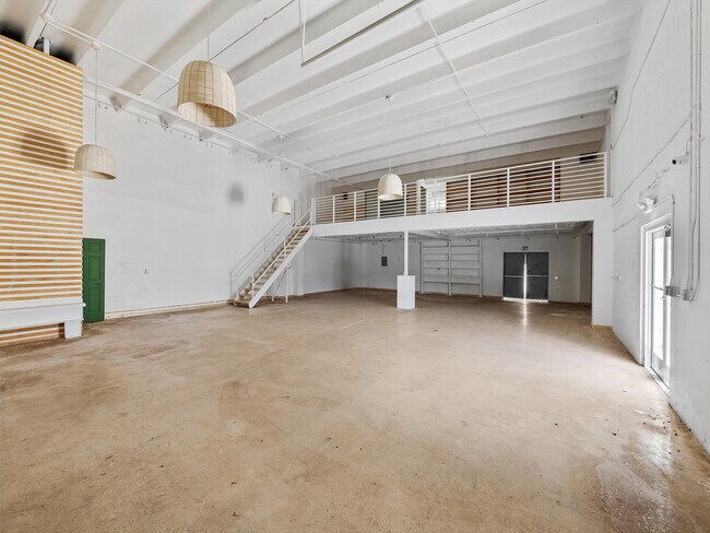 Plus de détails pour 603 NE 13th St, Fort Lauderdale, FL - Commerce de détail à louer