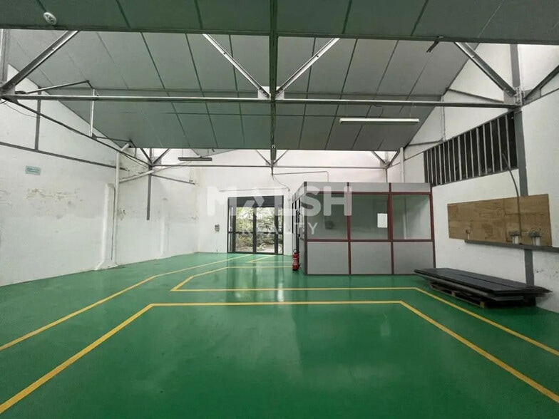 Office in Lyon for lease - Interior Photo - Image 3 of 12