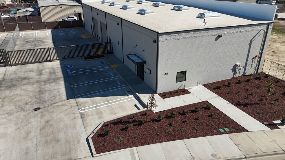 1800 Olympic Dr, Turlock, CA à louer - Photo du bâtiment - Image 3 de 21