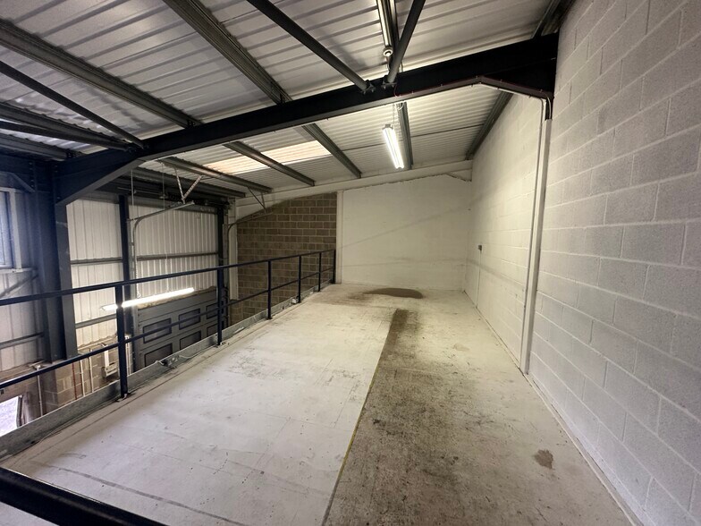 Blackhill Rd, Poole à louer - Photo du bâtiment - Image 3 de 3