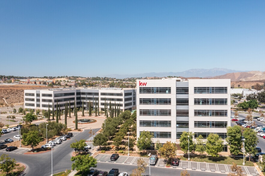 4160 Temescal Canyon Rd, Corona, CA for lease - Building Photo - Image 3 of 9