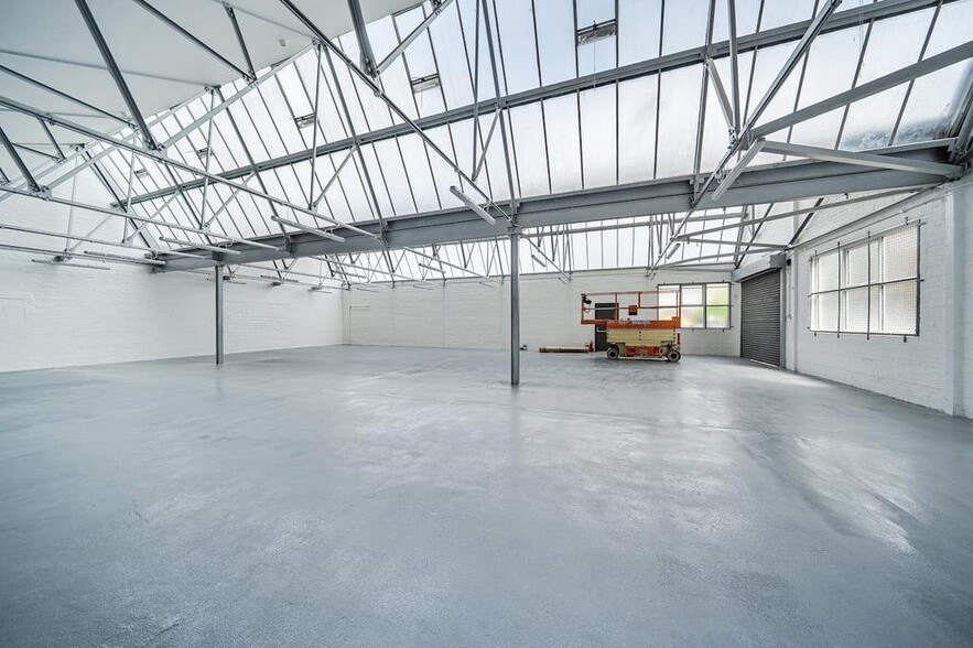 Carlisle Rd, London for lease - Building Photo - Image 2 of 12
