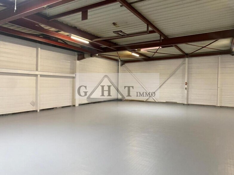 Industrial in Lisses for lease - Interior Photo - Image 3 of 9