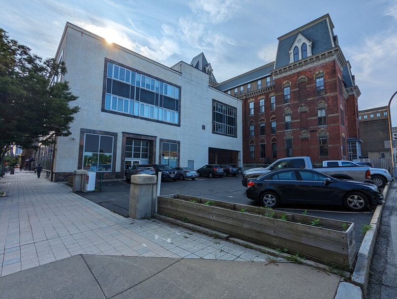 47 W Main St, Rochester, NY à louer - Photo du bâtiment - Image 2 de 4