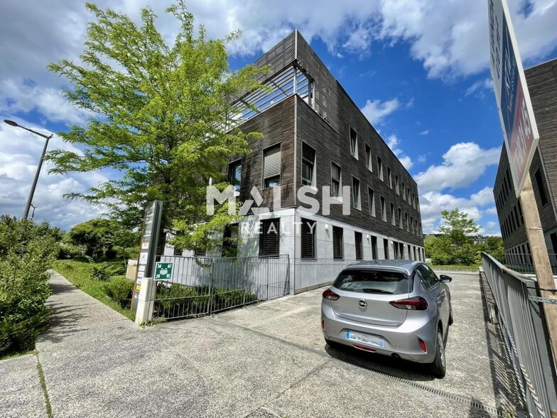 Office in Limonest for lease - Building Photo - Image 2 of 7