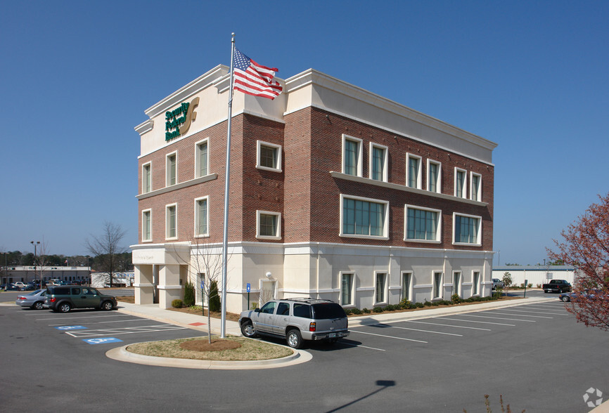 7004 Evans Town Center Blvd, Evans, GA for lease - Building Photo - Image 3 of 4