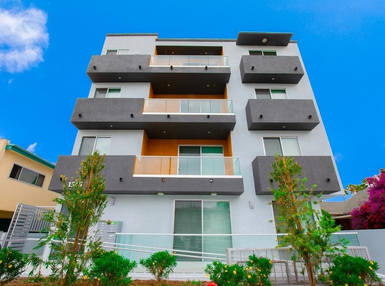 1545 S Fairfax Ave, Los Angeles, CA à vendre - Photo principale - Image 2 de 41