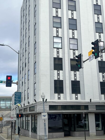 131 Campbell Ave SW, Roanoke, VA for lease - Building Photo - Image 3 of 11