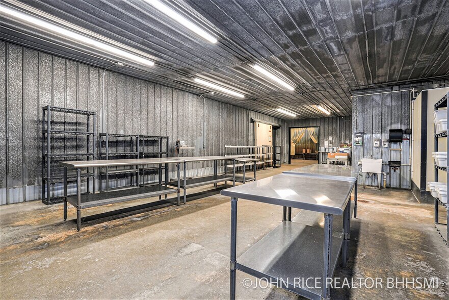 1900 W Main St, Ionia, MI à vendre - Photo intérieure - Image 3 de 5