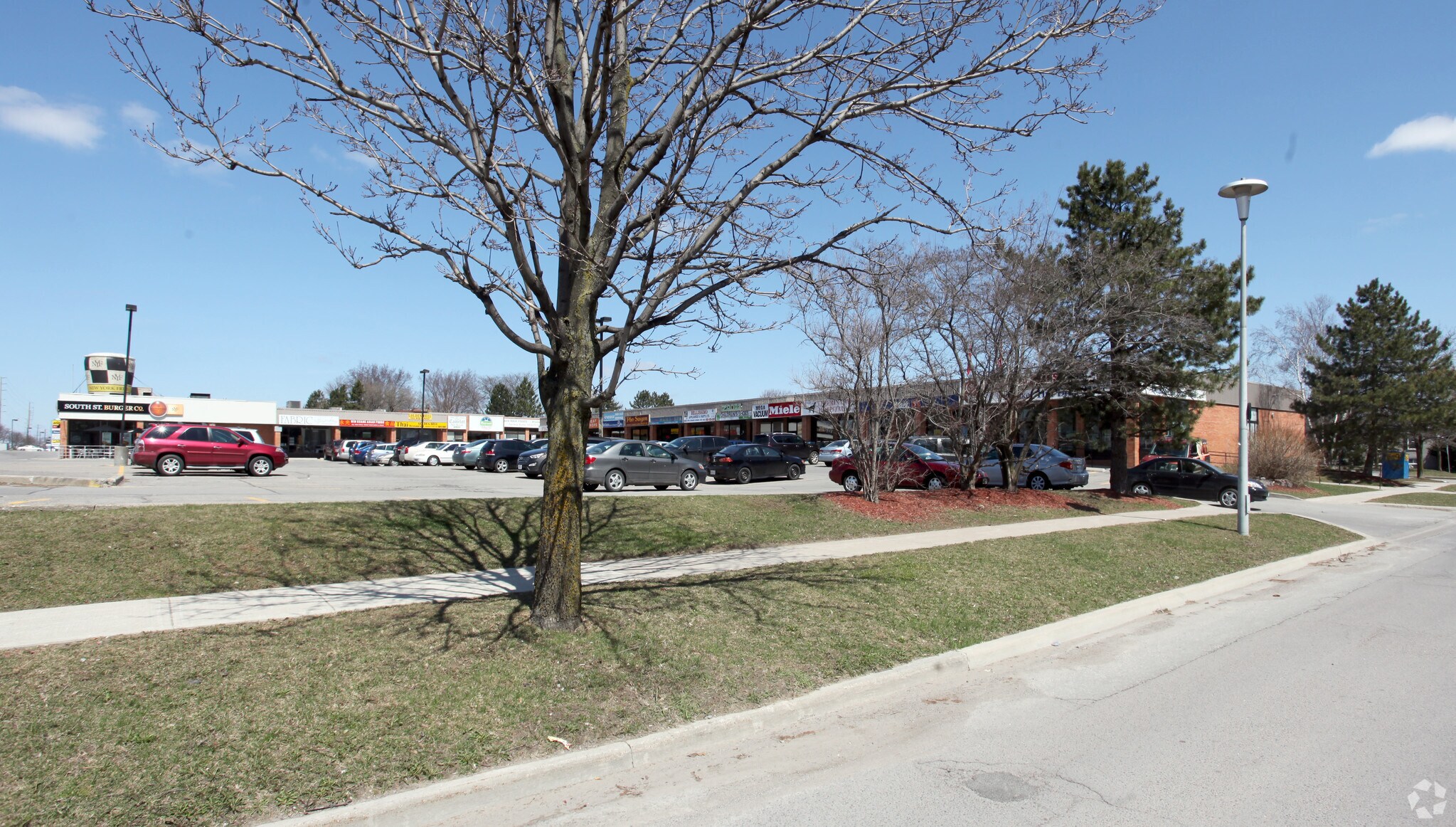 16925 Yonge St, Newmarket, ON à vendre Photo principale- Image 1 de 1