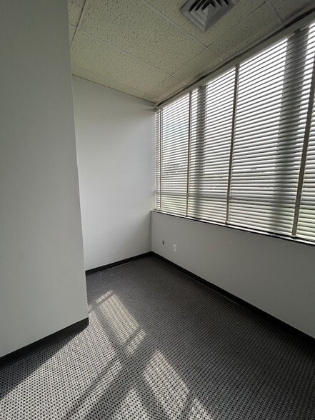 1500 E Little Creek Rd, Norfolk, VA for lease - Interior Photo - Image 2 of 6