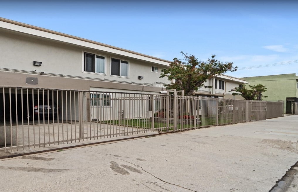 10720 Burin Ave, Lennox, CA à vendre Photo principale- Image 1 de 23