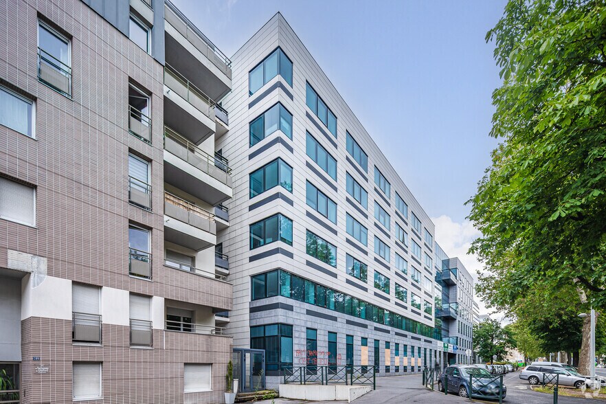 333 Avenue Georges Clemenceau, Nanterre à louer - Photo du bâtiment - Image 3 de 3