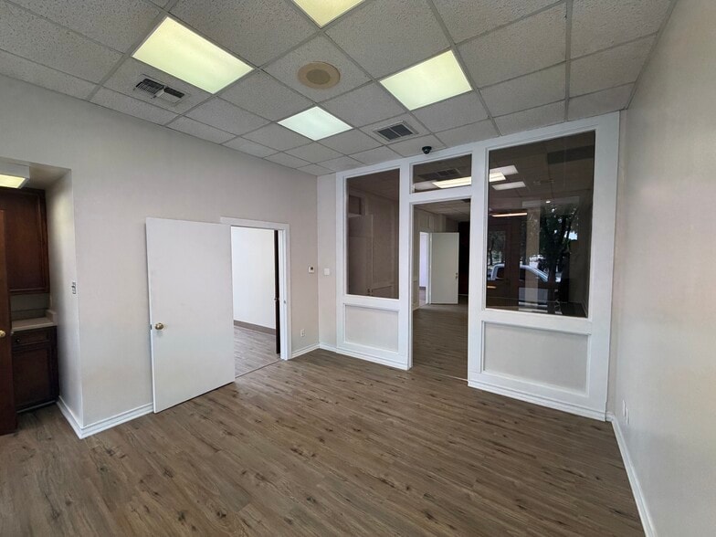717 Dolorosa St, San Antonio, TX for lease - Building Photo - Image 2 of 27