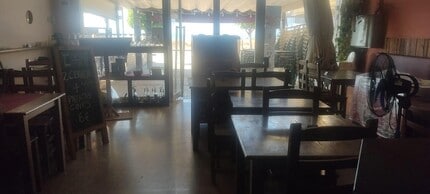 Commerce de détail dans Cubelles, Barcelona à louer Photo intérieure- Image 2 de 11