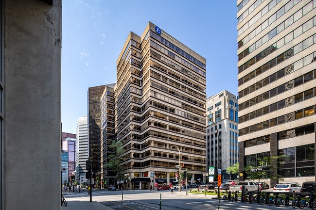 Plus de détails pour 625 Av du Président-Kennedy, Montréal, QC - Bureau à louer