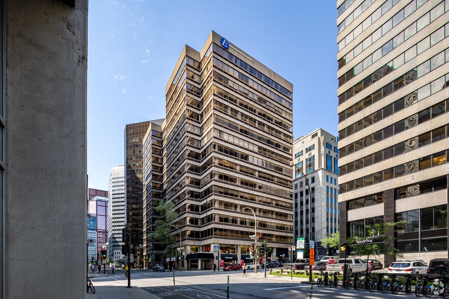 625 Av du Président-Kennedy, Montréal, QC à louer - Photo principale - Image 1 de 14