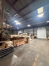 94-144 Leoole St, Waipahu, HI à louer Photo intérieure- Image 2 de 12