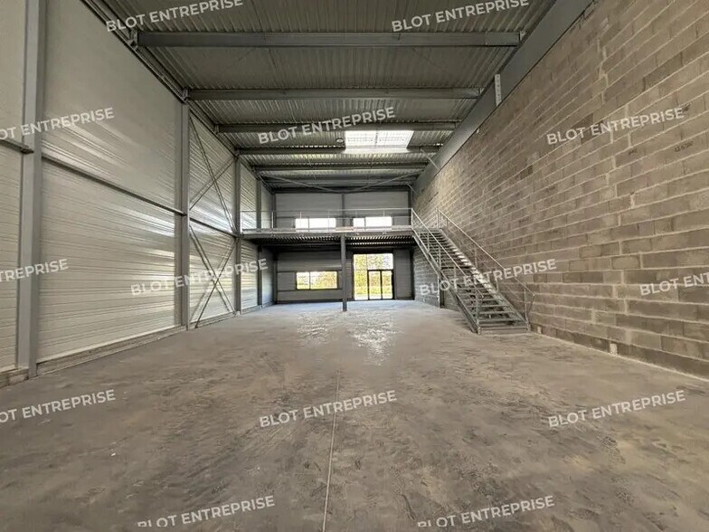 Local d'activités dans Thouaré-sur-Loire à vendre - Photo du bâtiment - Image 3 de 11