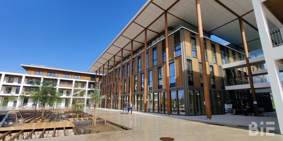 Bureau dans Pessac à louer - Photo du bâtiment - Image 2 de 15